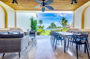 Exquisitely Adorned Luxury Unit Right on Flamingo Beach Sleeps 6